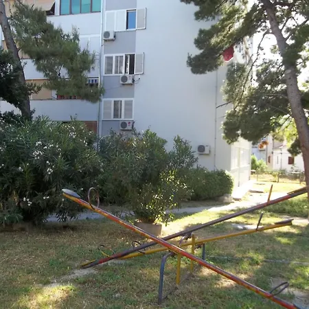 Sunny Near In Appartement Split
