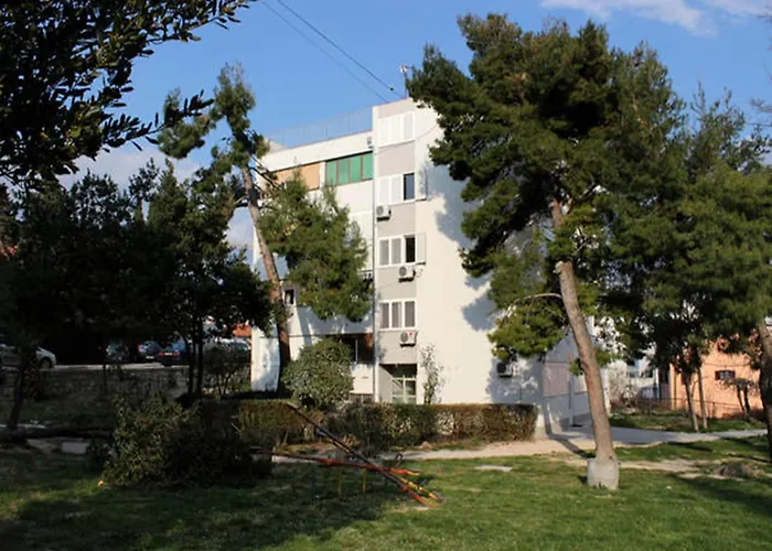 Sunny Near In * Split