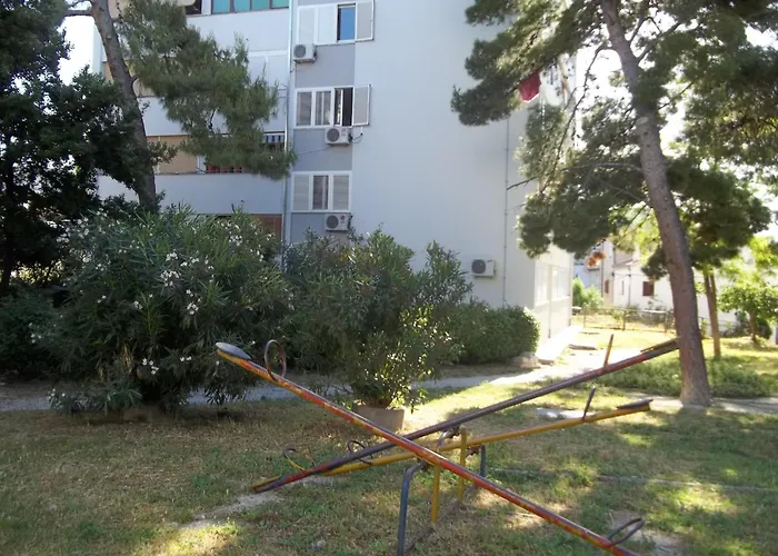 Sunny Near In Apartman Split