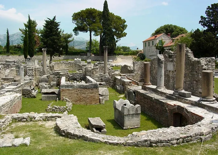 Sunny Near In Apartman *